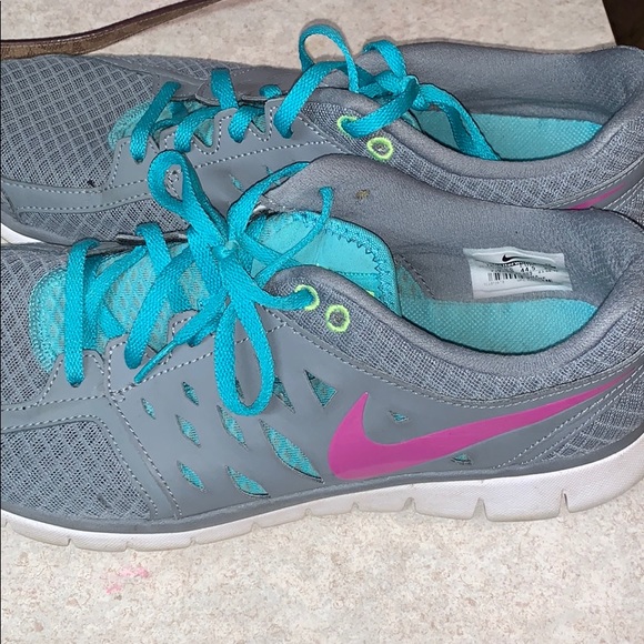 womens size 12 athletic shoes